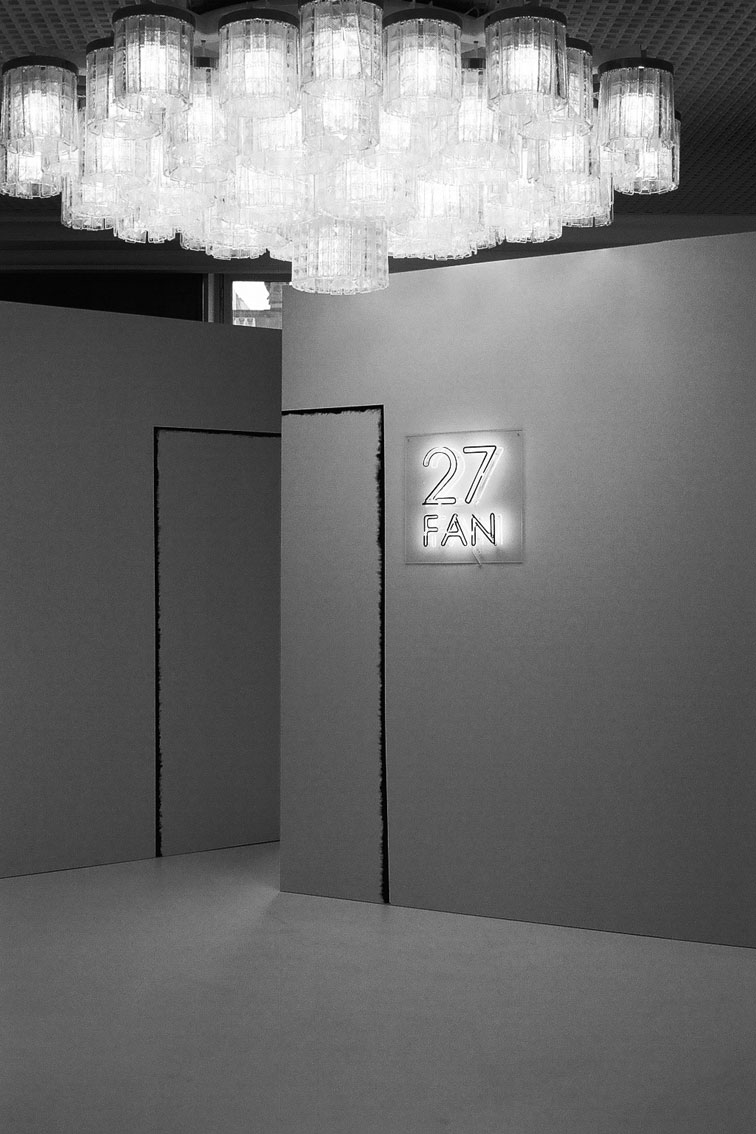 INA NIEHOFF - BACKSTAGE AT WILLIAM FAN SS17