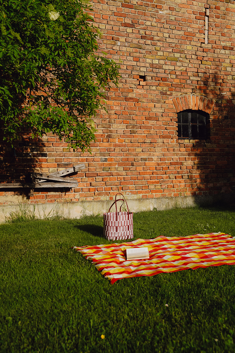 INA NIEHOFF - RAYAS COLLECTIVE CARAO
